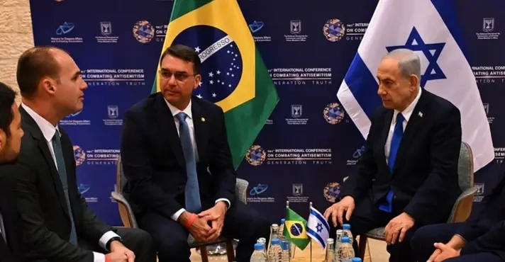 Irmãos Bolsonaro com Netanyahu