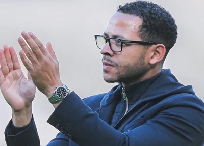Liam Rosenior, técnico do Chelsea