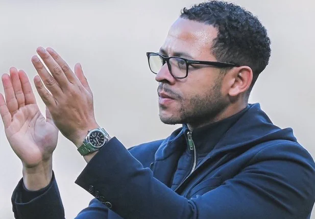 Liam Rosenior, técnico do Chelsea