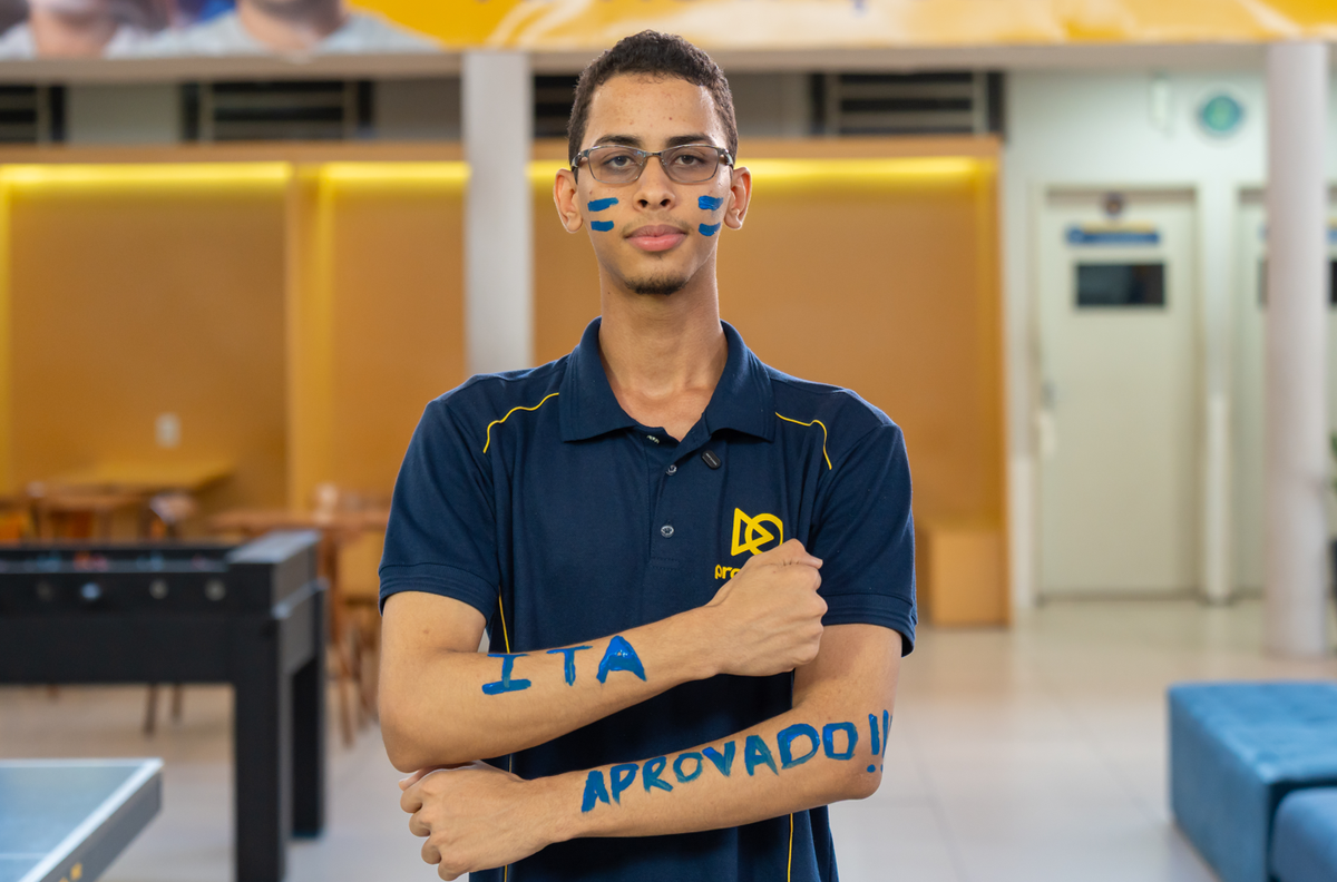 Lucas Resende, aprovado no ITA, destaca a exigência emocional da preparação e a importância da resistência mental ao longo do processo