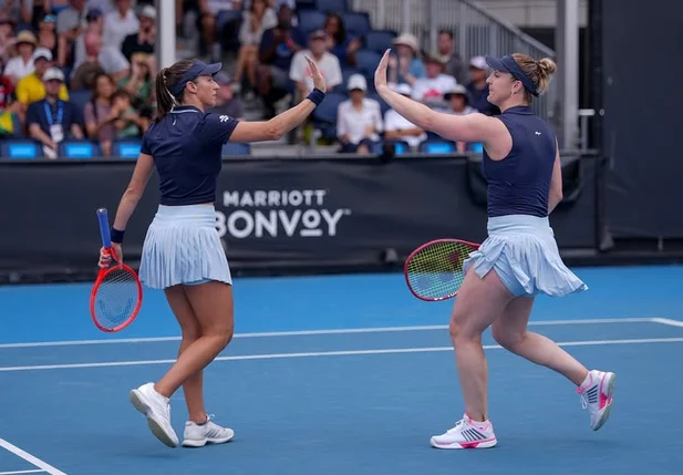 Luisa Stefani e Gabriela Dabrowski avançam à semifinal de duplas femininas do Australian Open