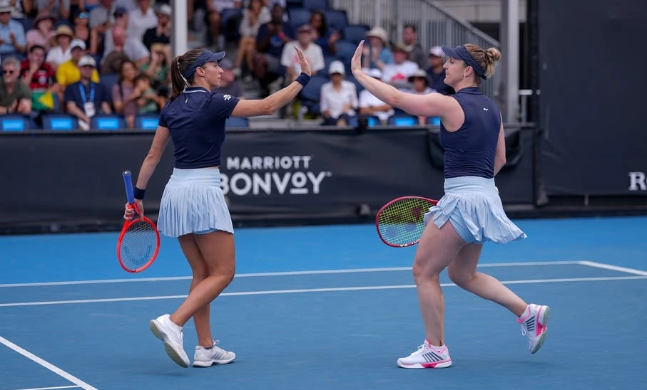 Luisa Stefani e Gabriela Dabrowski avançam à semifinal de duplas femininas do Australian Open