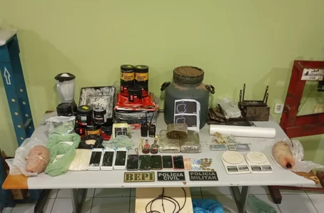 Material apreendido em laboratório de drogas no Sul do Piauí