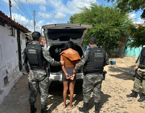 Mulher é presa por tráfico de drogas no Litoral do Piauí