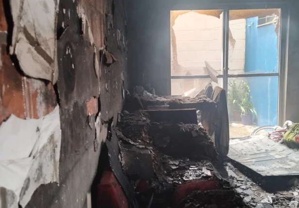 Nos registros, a sala do imóvel aparece com perda total