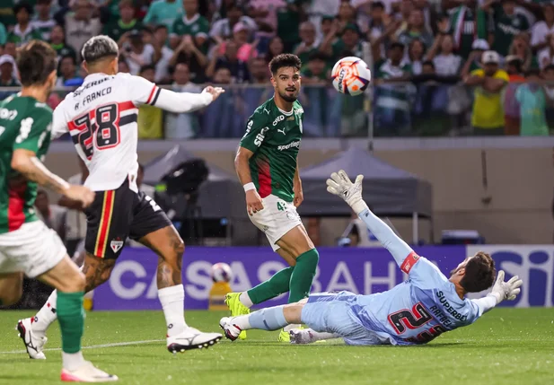 Palmeiras vence São Paulo no Paulistão