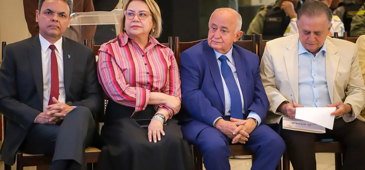 Parlamentares na solenidade