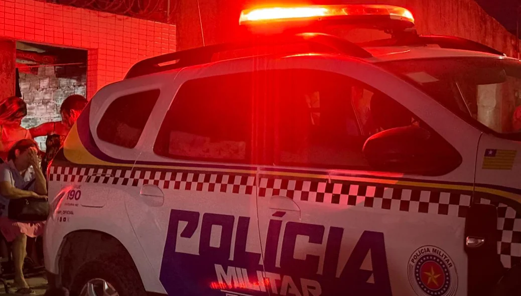 Polícia Militar no local