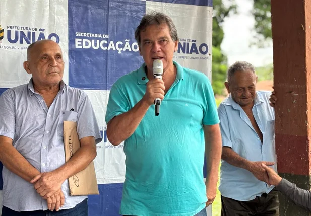 Prefeito de União assina ordem de serviço para obra de creche no povoado David Caldas