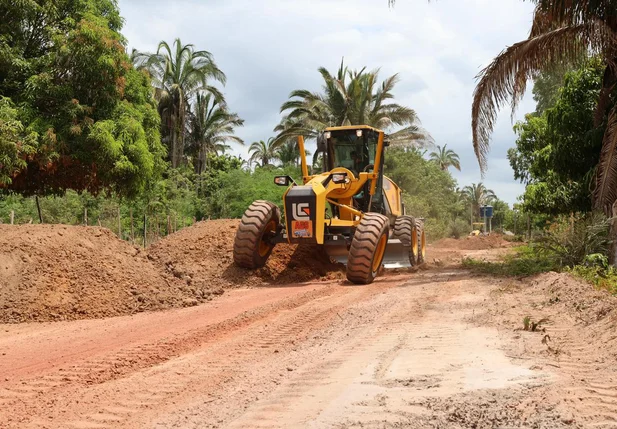 Prefeitura de José de Freitas recupera mais de 300km de estradas vicinais em um ano de gestão
