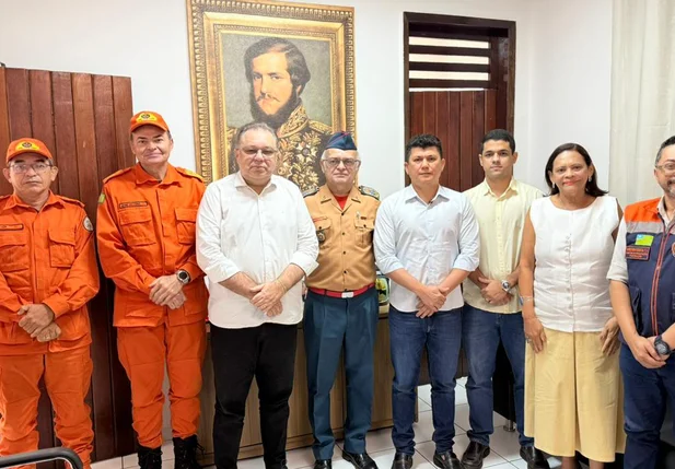 Reunião discute apoio a famílias afetadas por enchentes