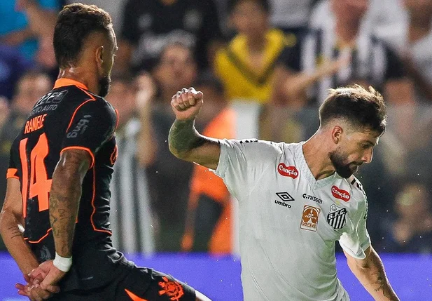 Santos marca nos últimos minutos e empata com o Corinthians no Paulista