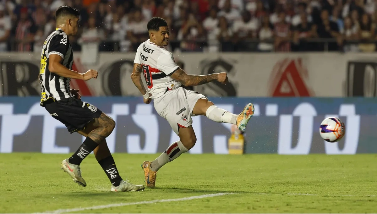 São Paulo vence Santos no Paulistão
