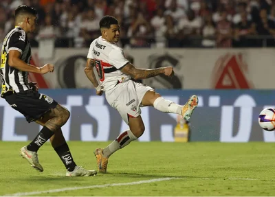 São Paulo vence Santos no Paulistão