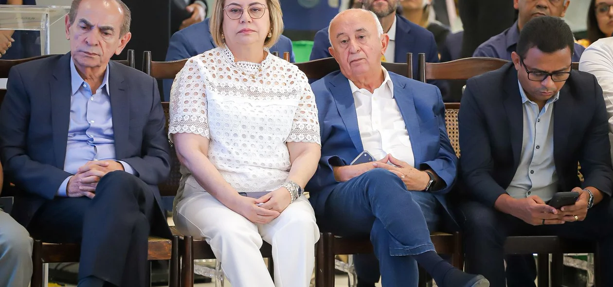 Senadores presentes no evento