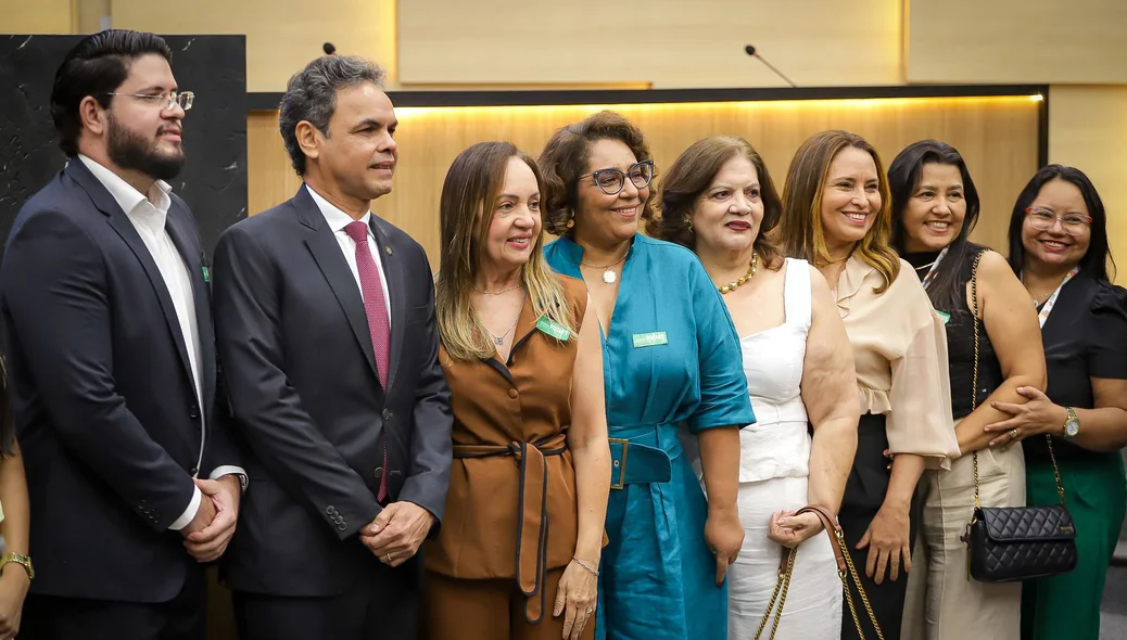 A sessão ocorreu nesta quinta-feira (12)