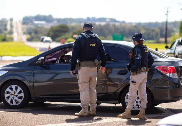 Agentes da PRF