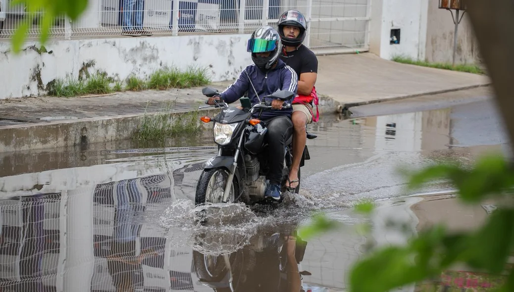 Alagamento fica no bairro São Cristóvão