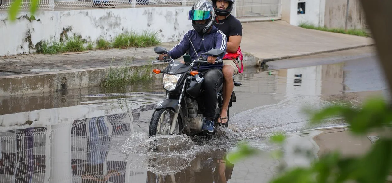Alagamento fica no bairro São Cristóvão