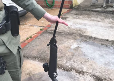 Arma de pressão usada contra cachorro