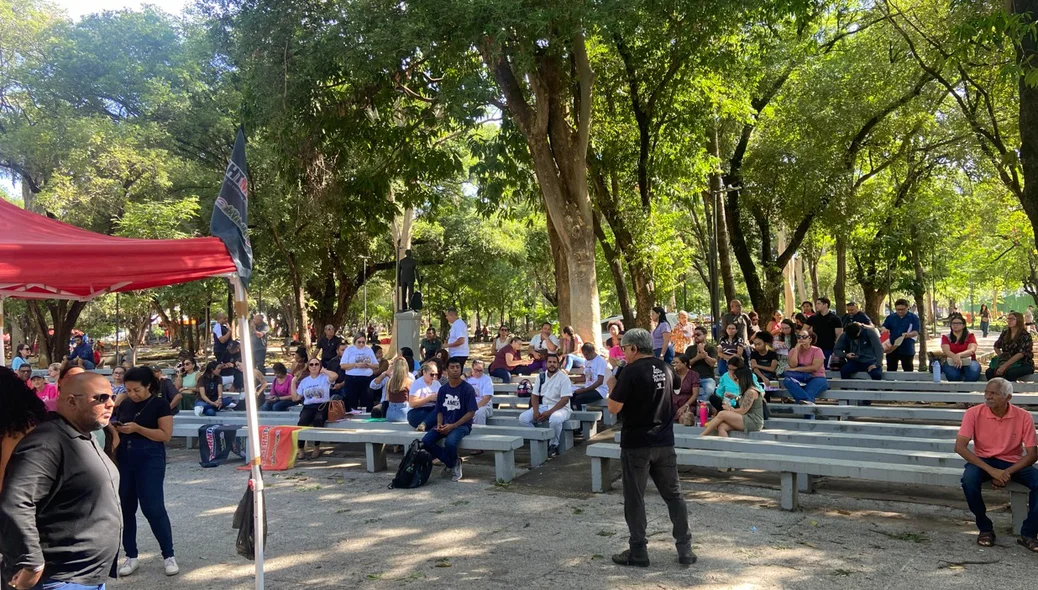 Assembleia no Centro de Teresina