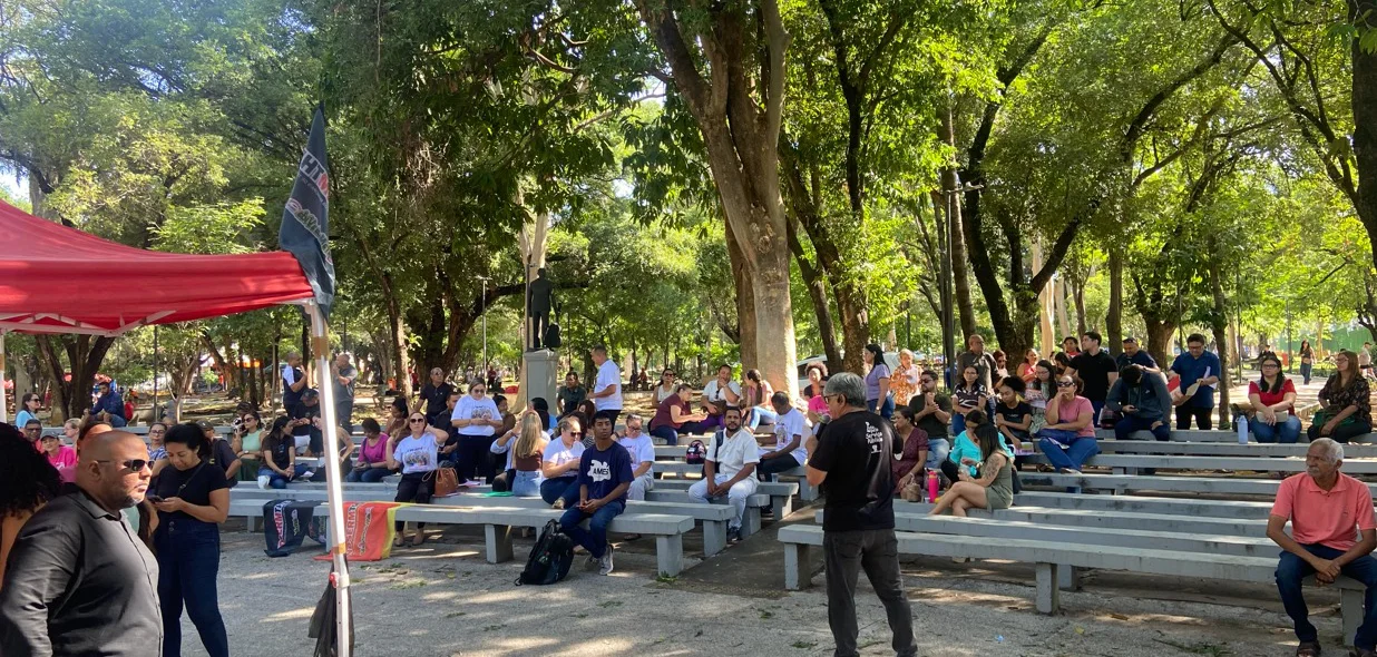 Assembleia no Centro de Teresina