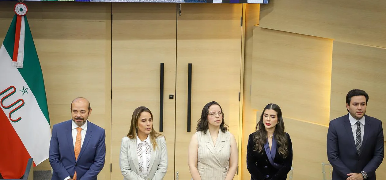 Autoridades presentes na solenidade na Alepi