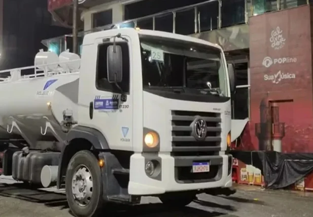 Caminhão de limpeza urbana em Salvador