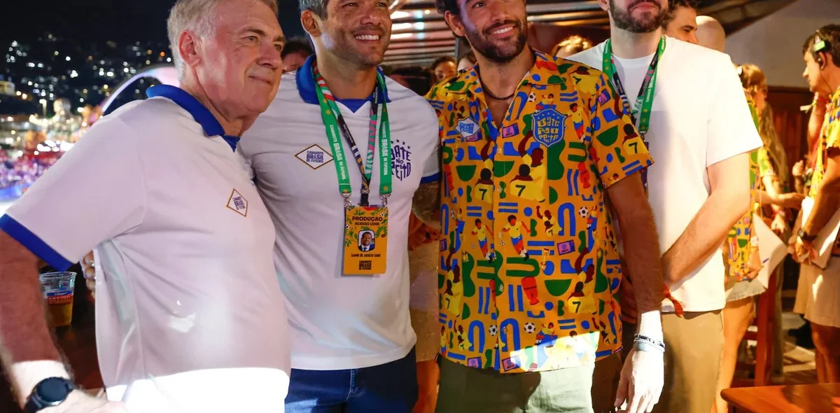 Carlo Ancelotti e Samir Xaud curtem o carnaval no RJ