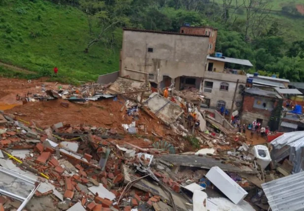 Chuvas deixam 23 mortos em Minas Gerais