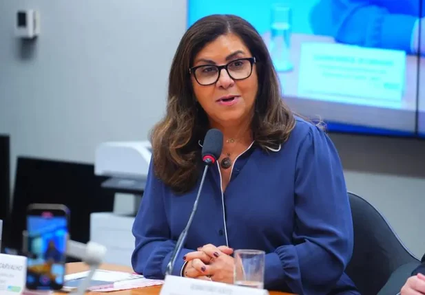 Cláudia Márcia de Carvalho Soares