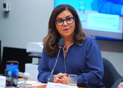 Cláudia Márcia de Carvalho Soares