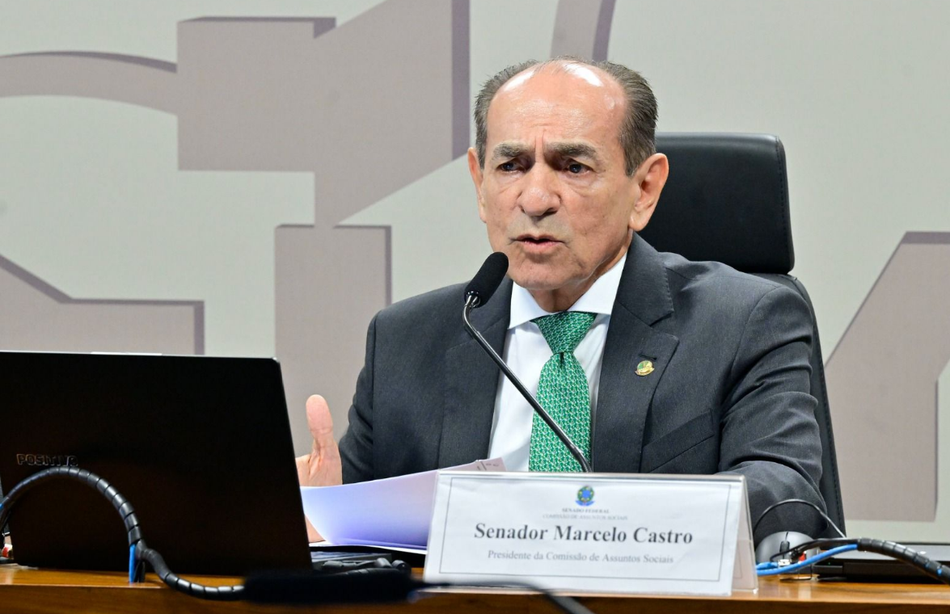 Comissão presidida por Marcelo Castro aprova exame de proficiência em Medicina