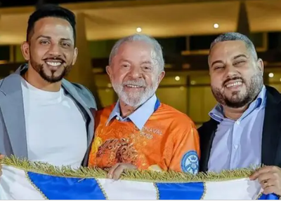 Deputado denuncia escola de samba ao MP por ataques a Bolsonaro em desfile