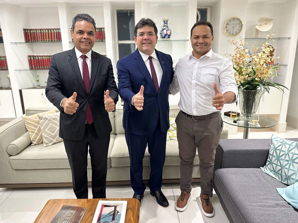 Deputado Gil Carlos, governador Rafael Fonteles e prefeito Pedro Gomes