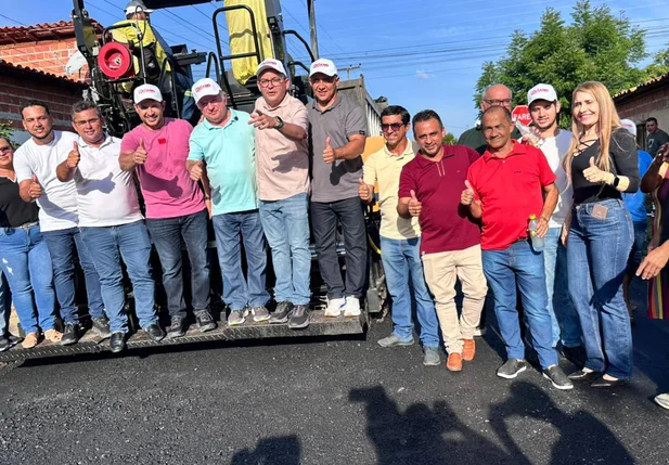 Deputado Hélio Rodrigues acompanha obras  em Hugo Napoleão