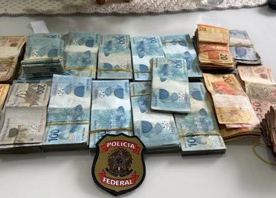 Dinheiro apreendido pela Polícia Federal na operação da PF em Timbiras