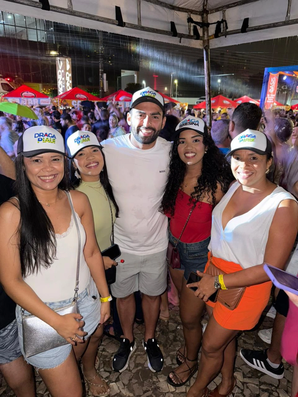 Draga Alana durante festividade de Carnaval