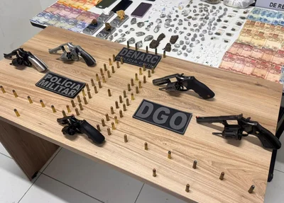 Drogas e armas apreendidas durante operação integrada da Polícia Civil e Polícia Militar