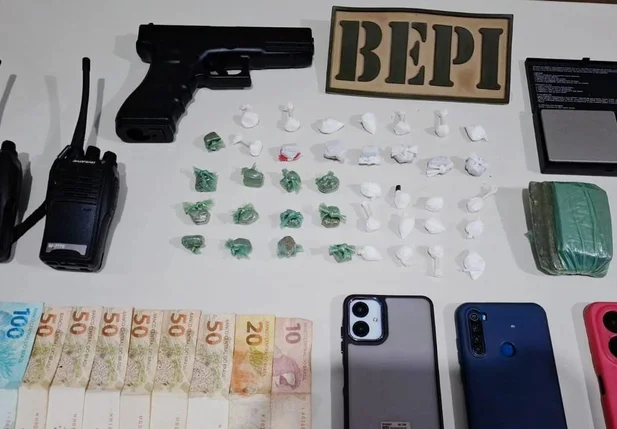 Entorpecentes e material apreendidos pela PM em Dom Expedito Lopes