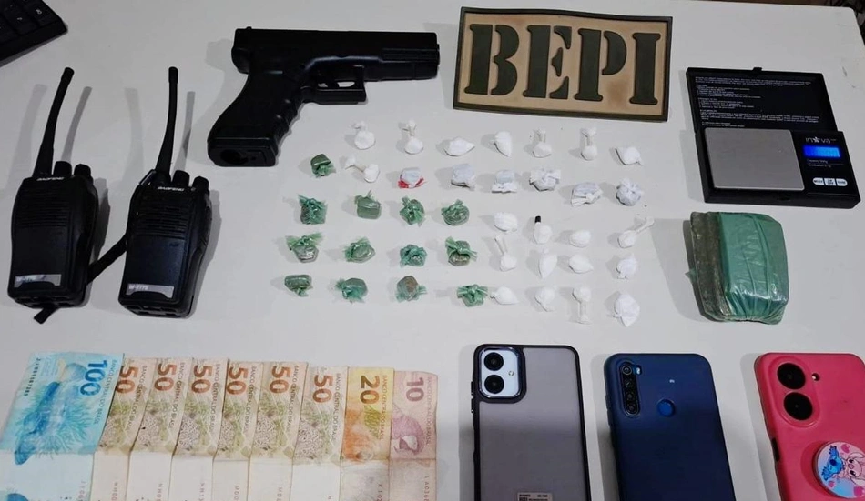 Entorpecentes e material apreendidos pela PM em Dom Expedito Lopes