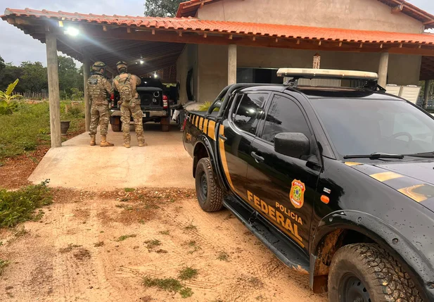 Equipes do Grupo de Pronta Intervenção (GPI) da Polícia Federal