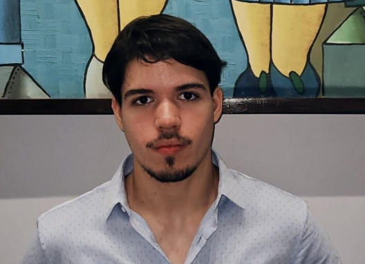Estudante João Pedro, do curso de Direito