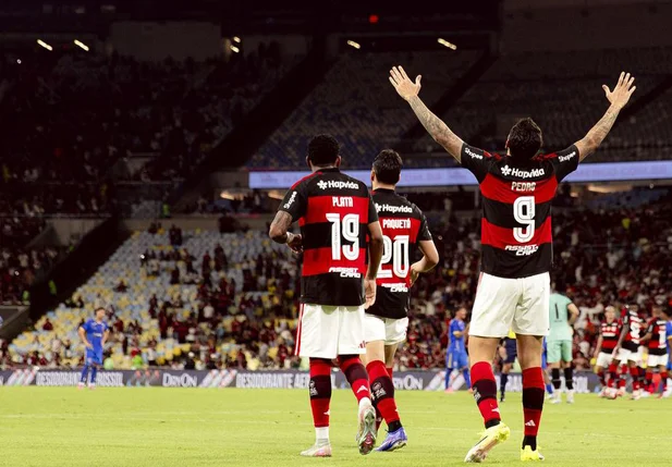 Flamengo goleia Sampaio Corrêa no Carioca