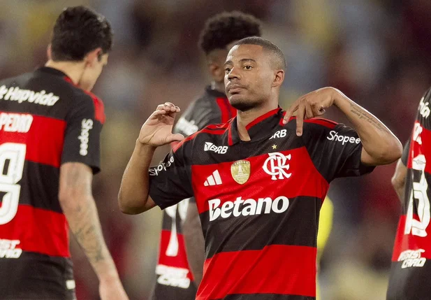 Flamengo vence Madureira nas semifinais do Carioca