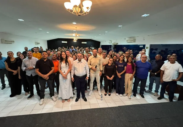 Gessivaldo Isaías reúne lideranças de Teresina para fortalecer mandato participativo