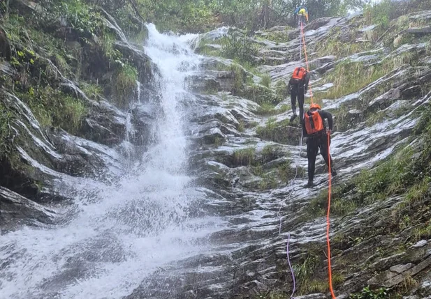 Homem foi atingido por cabeça d'água na Cachoeira do Batista