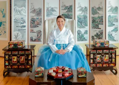 Janja com trajes da Coreia do Sul