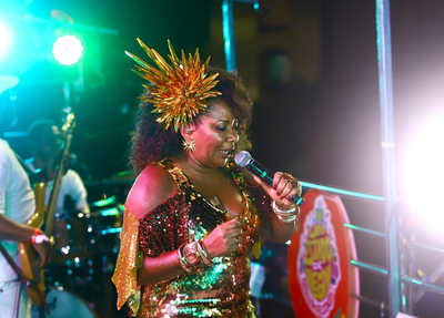 Margareth Menezes no Bloco Os Mascarados