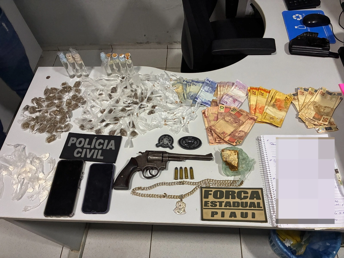 Material encontrado na casa durante operação em Água Branca